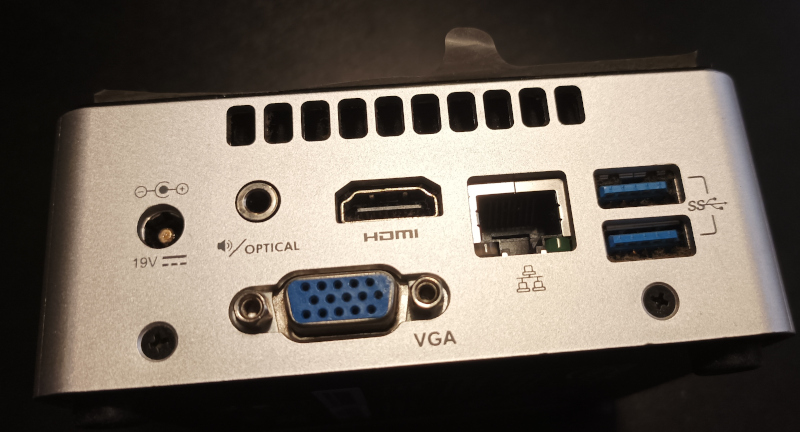 Intel Nuc mini computer